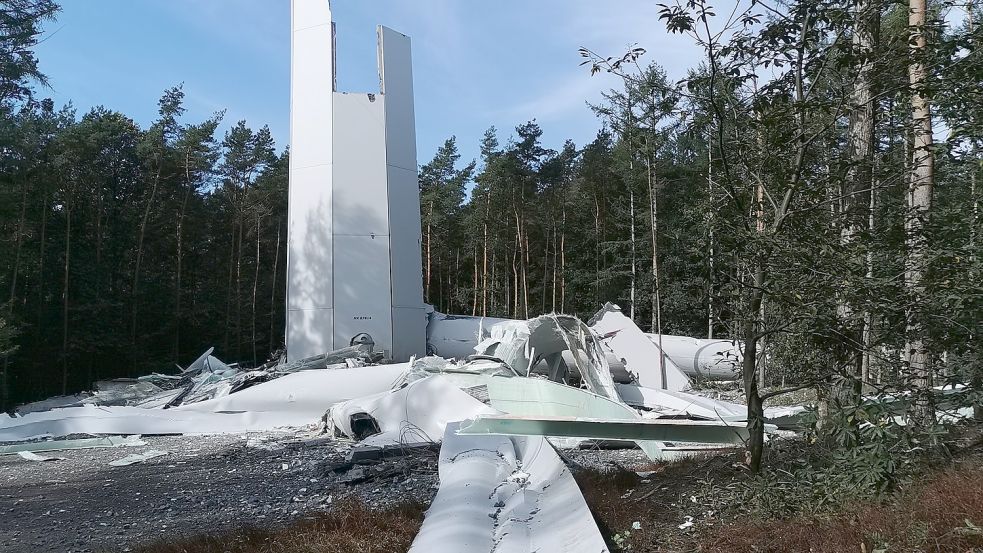 Von der Windkraftanlage in Haltern ist nur noch ein Stumpf übrig. Foto: RAG Montan Immobilien GmbH/DPA