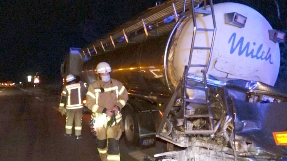 Aus diesem Fahrzeug ergoss sich die flüssige Sahne auf die Autobahn. Foto: Nonstop News