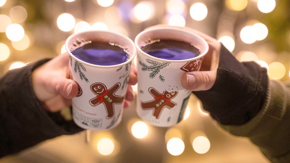 Das Land Niedersachsen will Weihnachtsmärkte in diesem Jahr unter strengen Corona-Auflagen wieder erlauben. Foto: Christoph Schmidt/dpa