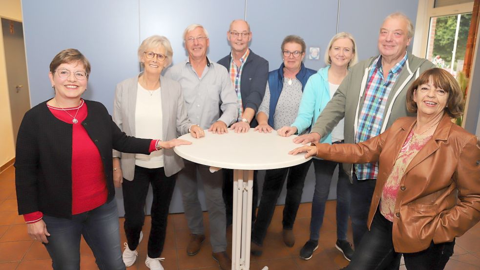 Der Vorstand des Sozialverbandes Elisabethfehn (von links): Karin Schmidt, Elisabeth Zumbrägel, Egon Pestrup, Hermann Weßels, Hedwig Hoffmann, Rita Weßels, Ewald Jansen, Angelika Schulz. Fotos: Passmann