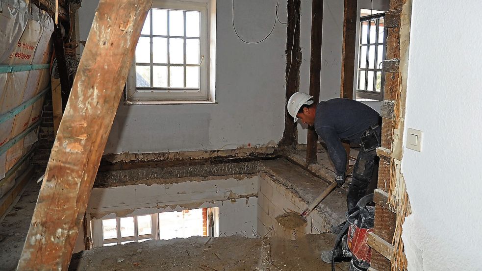 Gearbeitet wird buchstäblich bis unters Dach. Foto: Schade