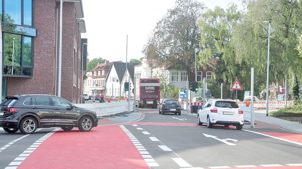 Freie Fahrt am Bummert, zumindest in einer Richtung. Nun müssen sich Autofahrer aus Richtung Ubbo-Emmius-Straße umstellen. Foto: Wolters