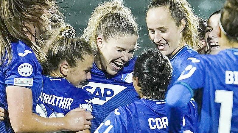Die TSG-Frauen starteten mit einem Sieg in die Champions League. Foto: Uwe Anspach/dpa