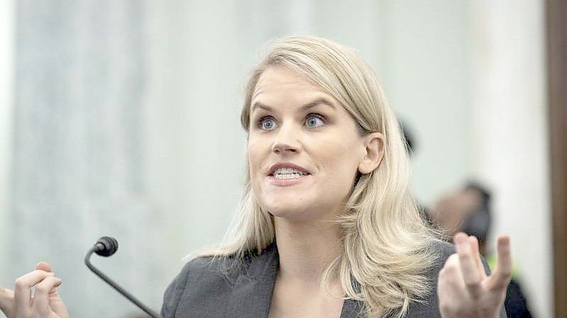 Frances Haugen, ehemalige Facebook-Mitarbeiterin und Whistleblowerin, sagt während einer Anhörung aus. Foto: Drew Angerer/Pool Getty Images North America/AP/dpa