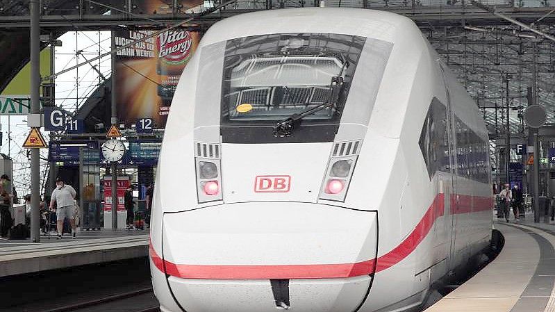 Ein ICE im Berliner Hauptbahnhof. Foto: Carsten Koall/dpa