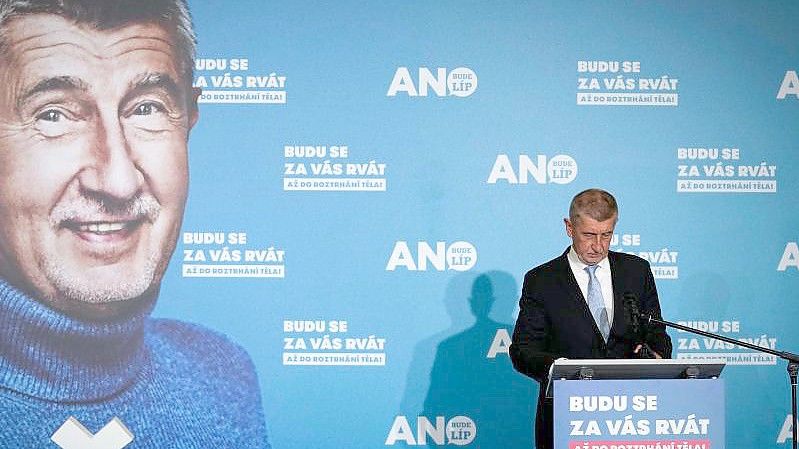 Obwohl Andrej Babis eine Wahlniederlage zugab, könnte er den Regierungsauftrag erhalten. Foto: Petr David Josek/AP/dpa