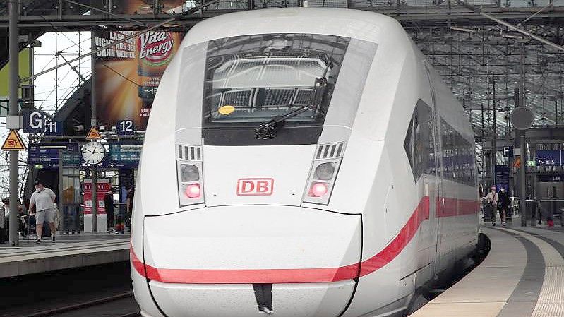 Ein ICE im Berliner Hauptbahnhof. Foto: Carsten Koall/dpa