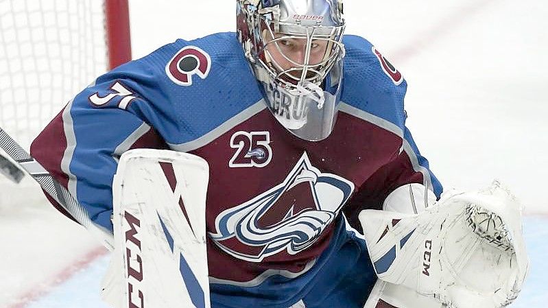 Torhüter Philipp Grubauer wechselte vor der Saison von den Colorado Avalanche zum NHL-Neuling Seattle Kraken. Foto: David Zalubowski/AP/dpa