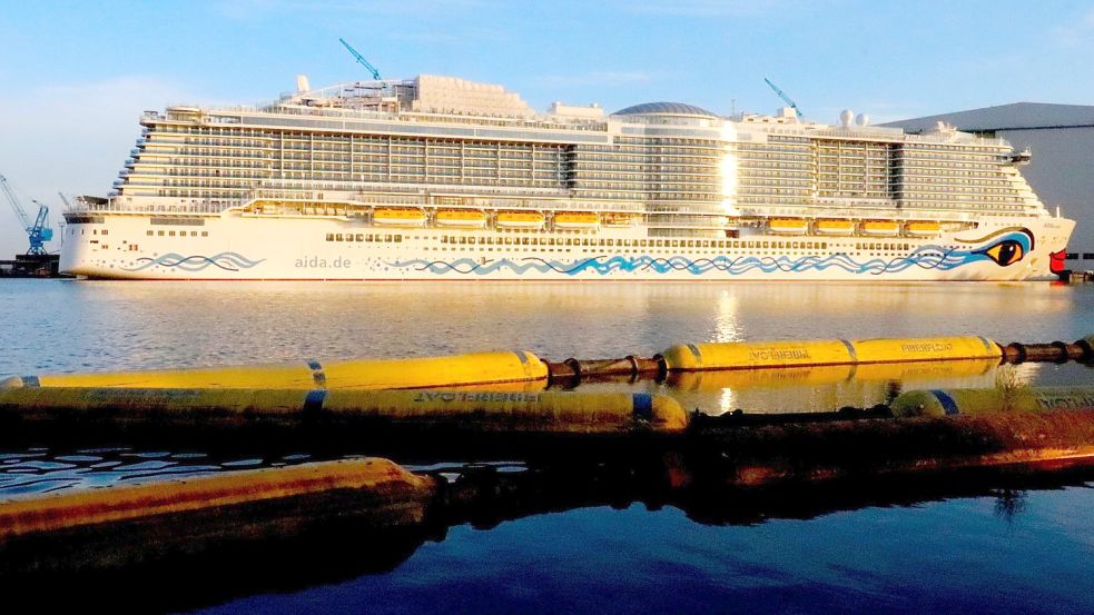 Verlässt bald den Ausrüstungskai der Meyer Werft: das Kreuzfahrtschiff „Aida Cosma“. Foto: Assies