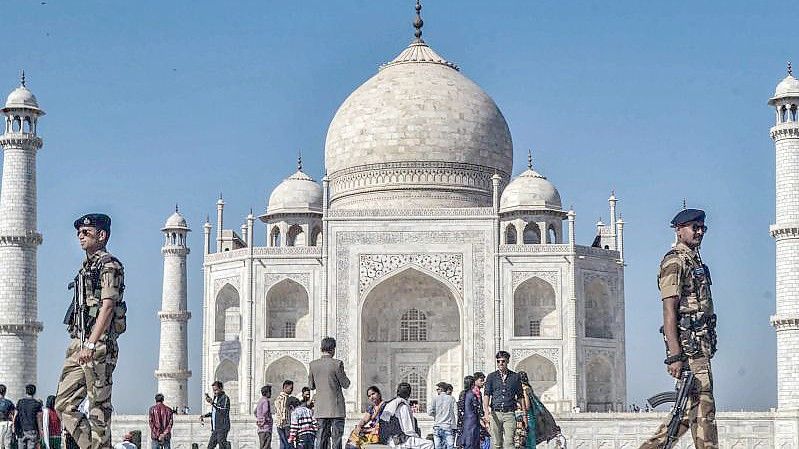 Der Taj Mahal zieht unter normalen Umständen Besucher aus aller Welt an. Foto: Pawan Sharma/PTI/dpa