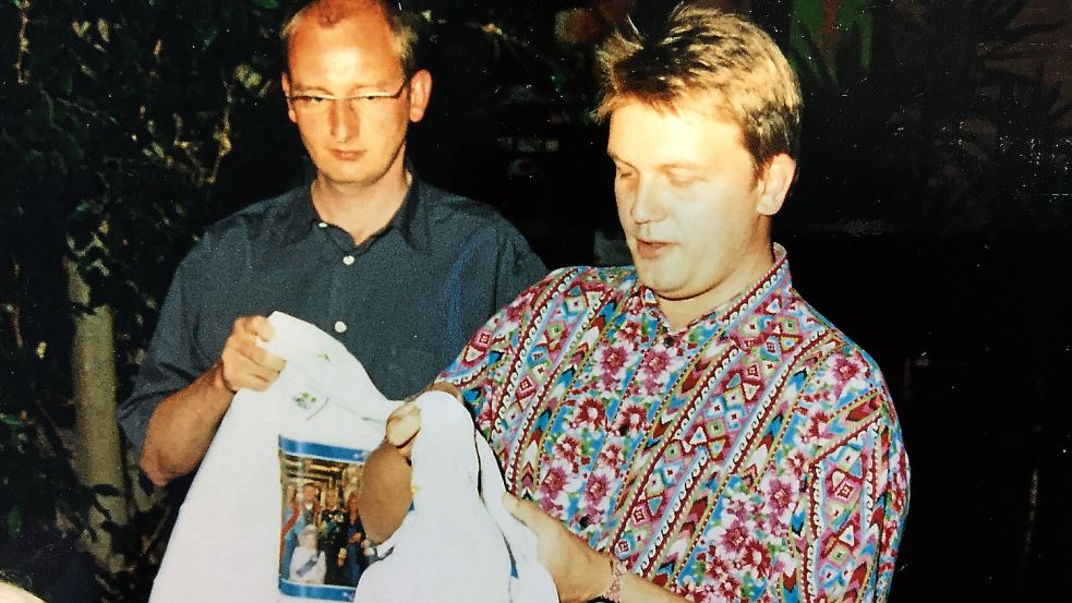 Mittendrin bei den Filmdreharbeiten in Papenburg: Hape Kerkeling. Foto: Sammlung Winfried Nehe