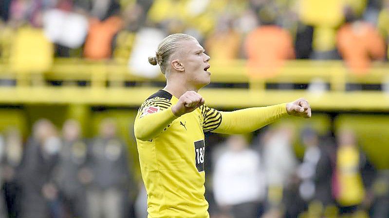 Er kam, sah und traf bei seinem Comeback gleich wieder doppelt: BVB-Stürmer Erling Haaland. Foto: Bernd Thissen/dpa