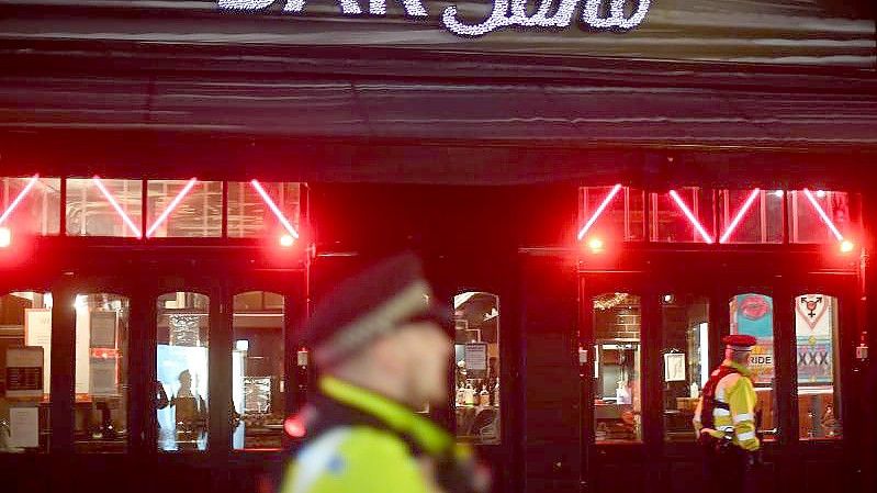 Türsteher dringend gesucht: Viele Clubs in Großbritannien haben ein Problem. Foto: Victoria Jones/PA Wire/dpa