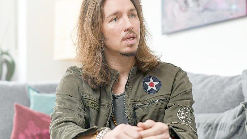 Der Sänger Gil Ofarim wirft einem Leipziger Hotel Antisemitismus vor. Foto: Tobias Hase/dpa