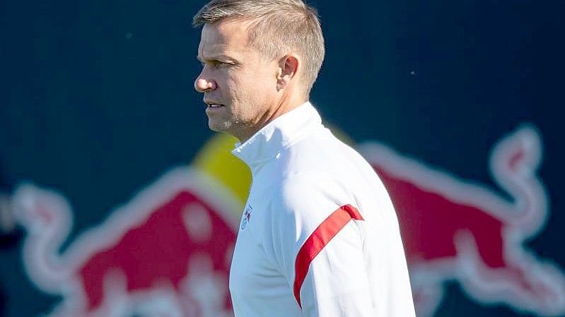 RB-Trainer Jesse Marsch steht nach zwei Niederlagen und null Punkten in der Gruppe A bereits unter Druck. Foto: Hendrik Schmidt/dpa-Zentralbild/dpa