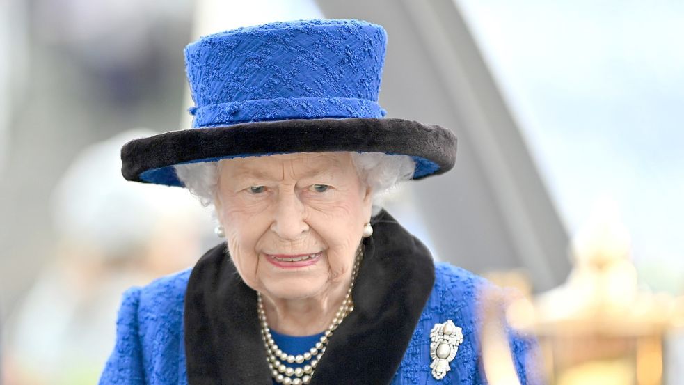 Wie ist es um den Gesundheitszustand von Queen Elizabeth II. bestimmt? Auf ärztlichen Rat verzichtet die britische Königin auf ihre Reise nach Nordirland. Foto: imago images/Shutterstock