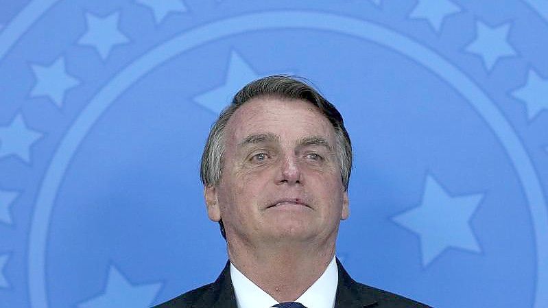 Brasiliens Präsident Jair Bolsonaro ist sich sicher: „Wir haben vom ersten Moment an das Richtige getan.“. Foto: Eraldo Peres/AP/dpa