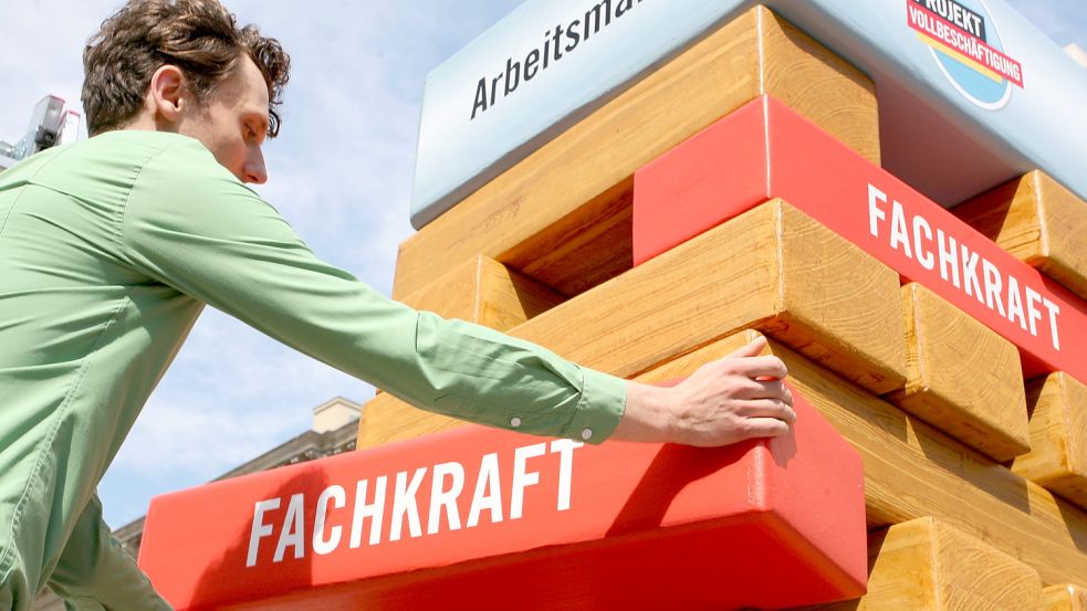 Fachkräfte fehlen auf dem Arbeitsmarkt. Das fängt schon bei der Ausbildung an. Teilweise ist jede zweite Stelle unbesetzt. Foto: DPA/Archiv