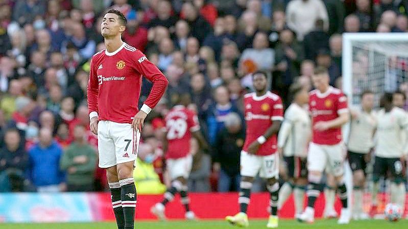Cristiano Ronaldo musste mit Manchester United eine deftige Heimklatsche gegen den FC Liverpool hinnehmen. Foto: Martin Rickett/PA Wire/dpa