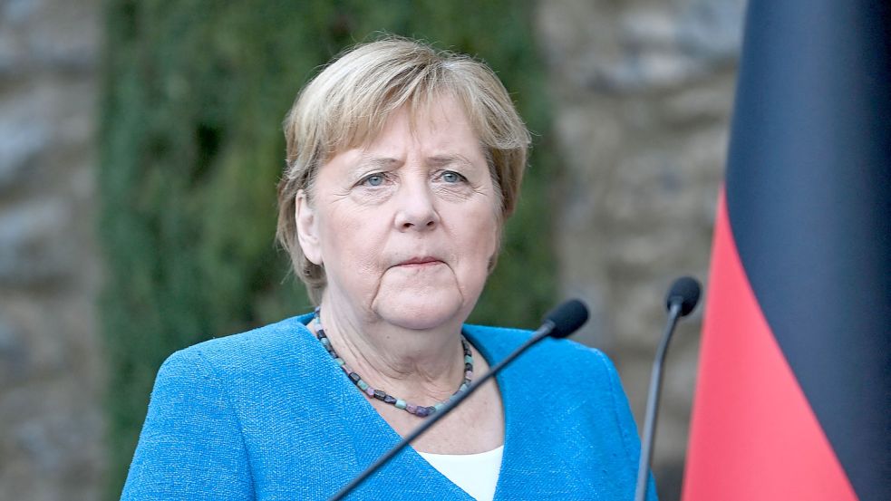 Eine neue Biografie über Angela Merkels Kanzlerschaft erscheint. Kritiker finden eine Reihe von Unwahrheiten darin. Foto: AFP/OZAN KOSE