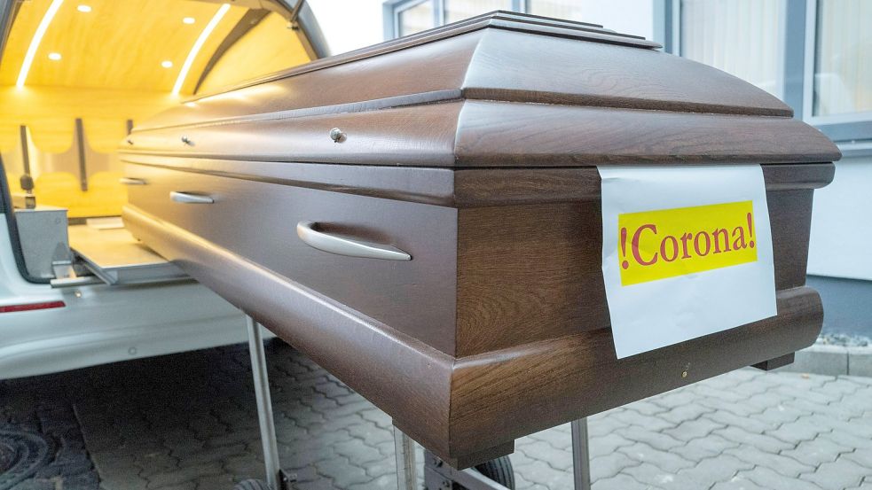 34.000 Menschen starben laut Robert-Koch-Institut im vergangenen Jahr „an oder mit“ Corona. Foto: Stefan F. Sämmer / Imago Images