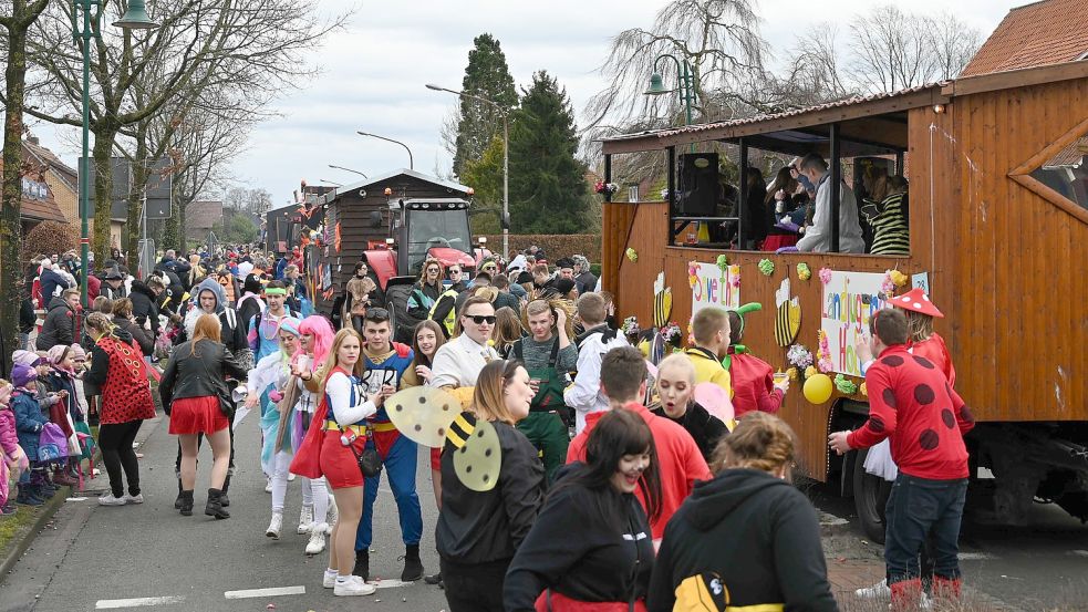 Im Februar 2020 wurde zum letzten Mal ein Karnevalsumzug in Ramsloh gefeiert. Im kommenden Jahr soll es wieder so weit sein. Foto: Archiv