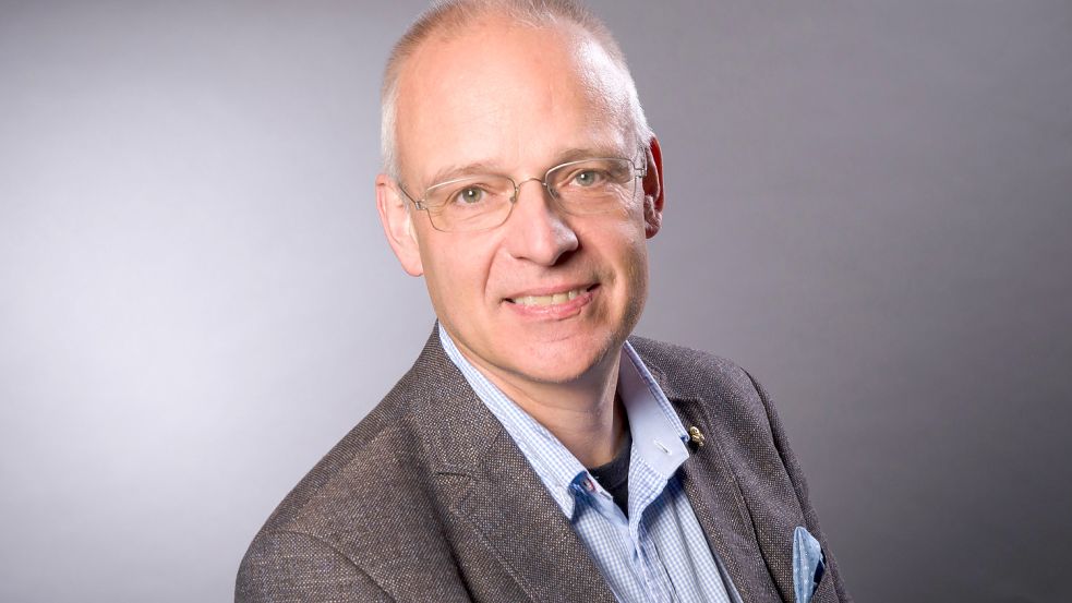 Pastor Ingo Brookmann, Präses Synodalverband Südliches Ostfriesland, informierte über die Zusammenarbeit mehrerer Kirchengemeinden. Foto: Archiv