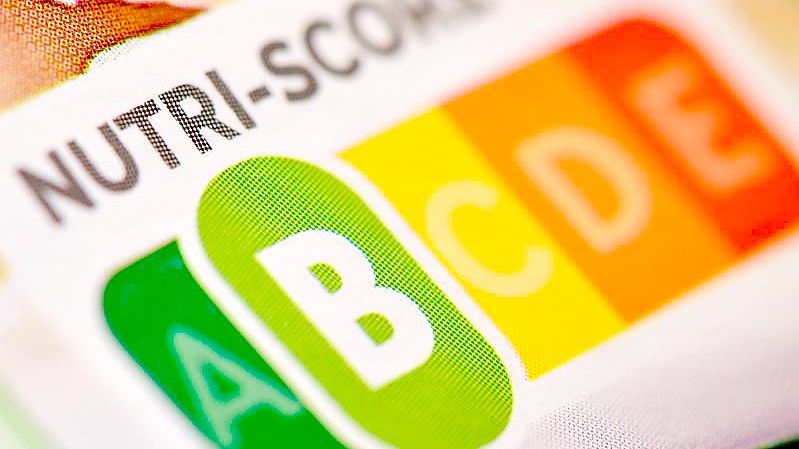 Der sogenannte „Nutri-Score“, eine farbliche Nährwertkennzeichnung, auf einem Fertigprodukt. Foto: Patrick Pleul/dpa-Zentralbild/dpa