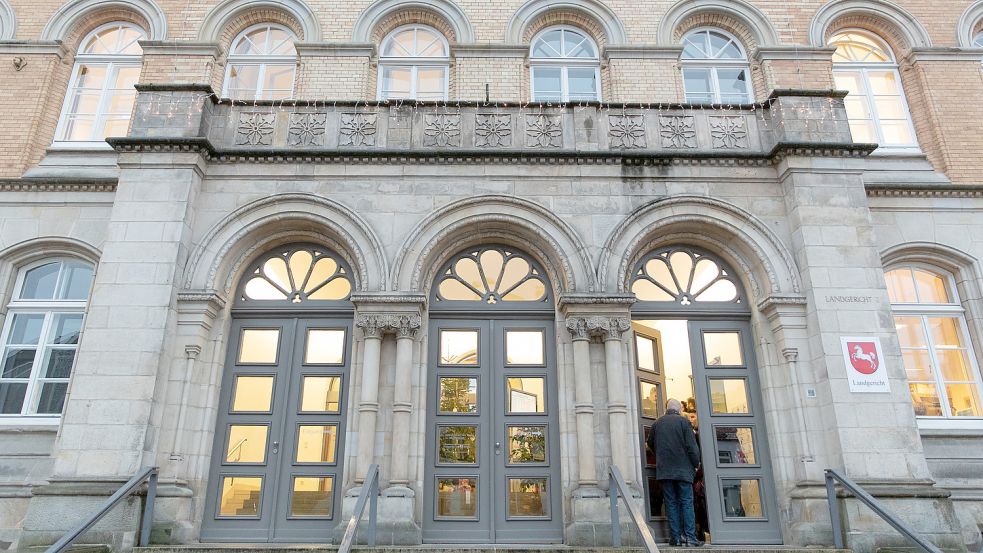 Vor der Jugendkammer des Landgerichts Osnabrück ist ein 19-Jähriger aus dem Emsland wegen des Verdachts des versuchten Totschlags und der gefährlichen Körperverletzung angeklagt. Foto: Archiv