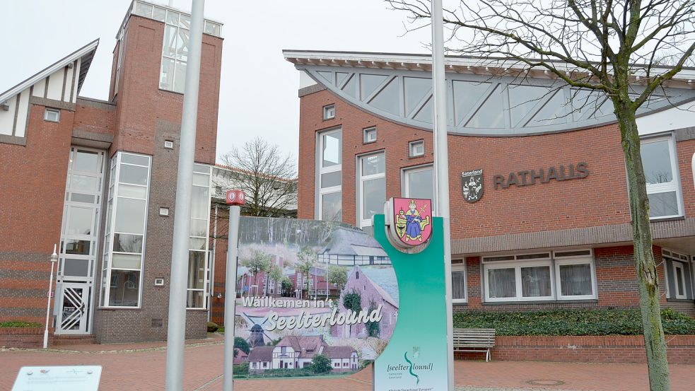 Das Rathaus in Ramsloh wird nicht von den Karnevalisten eingenommen. Foto: Kruse