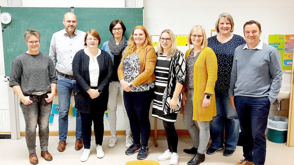Der neugewählte Vorstand des Fördervereins der Grundschule Elisabethfehn-West (von links): Anita Lucassen, Christian Morthorst, Manuela Buss, Carina Wessels, Yvonne Gröneweg, Margarita Winkelmann, Kristina Wernke, Stefanie Prahm und André Schmidtmann. Foto: Passmann
