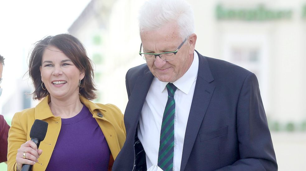 Die grüne Kanzlerkandidatin Annalena Baerbock und der grüne Ministerpräsident von Baden-Württemberg, Winfried Kretschmann, zusammen im Wahlkampf. Foto: Foto: Hartung via www.imago-images.de