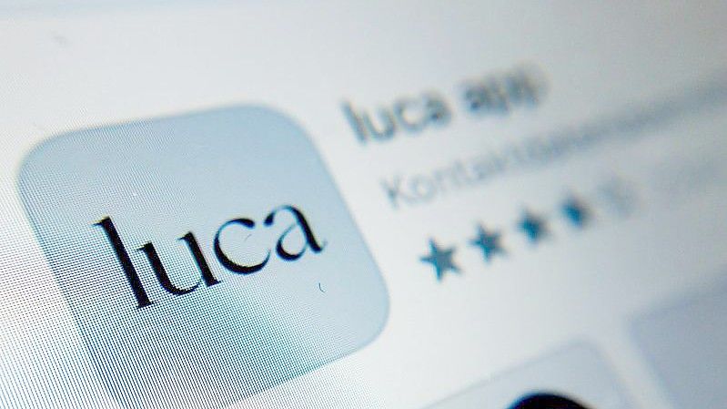 Mit Hilfe der Luca-App können Gesundheitsämter bei der Kontaktaufnahme zwischen zwei verschiedenen Abstufungen auswählen. Foto: Christoph Soeder/dpa