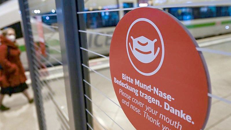 SPD, Grüne und FDP wollen die 3G-Regel in Bussen und Bahnen einführen. Foto: Hendrik Schmidt/dpa-Zentralbild/ZB