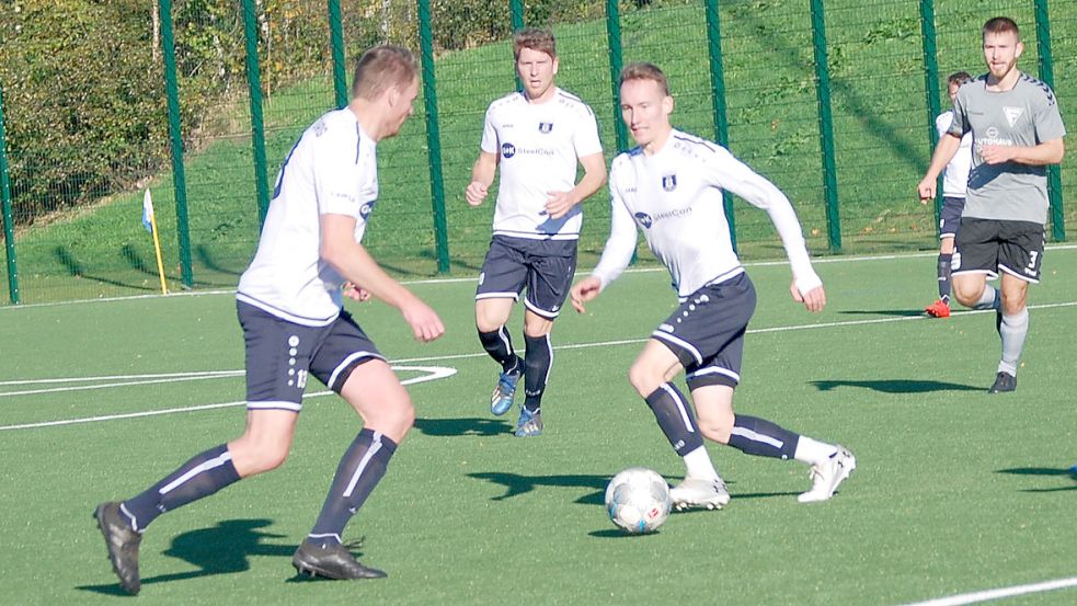 Papenburg (von links Torben Lange, Niklas Papen und Malte Fokken) tritt bei Hansa Friesoythe an. Foto: Reemts