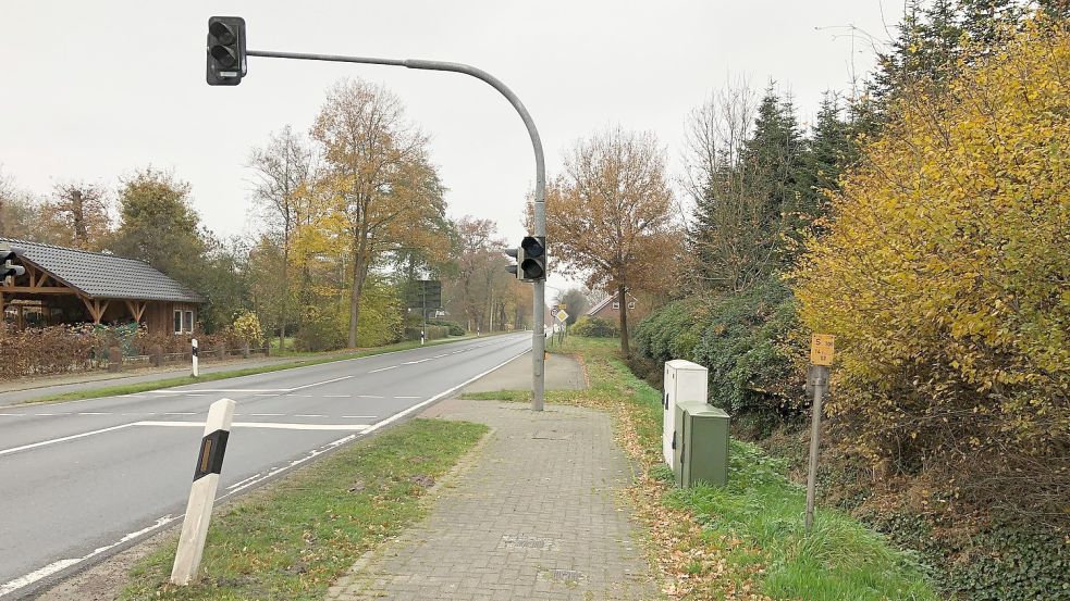 In der Ortsdurchfahrt Wittensand soll von der Druckampel weiter in Richtung Idafehn nach Wunsch der CDU ein Radweg gebaut werden. Die Gemeindeverwaltung sieht für eine Realisierung allerdings kaum Chancen. Foto: Kruse