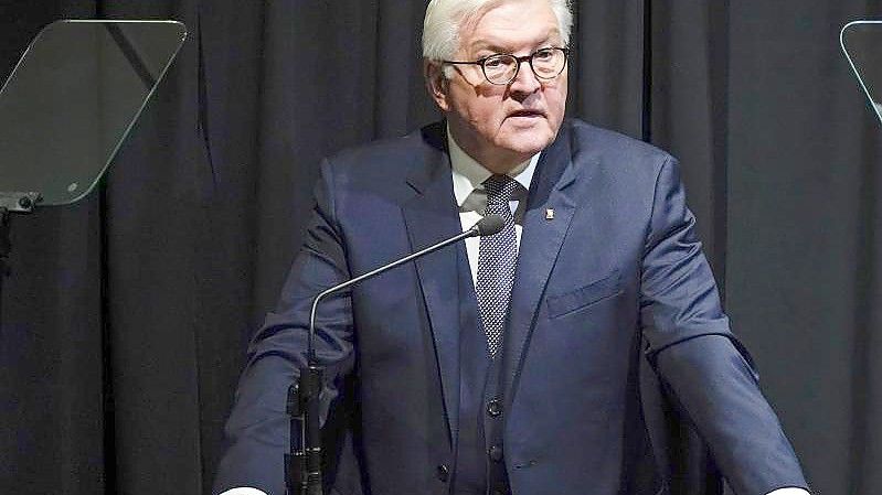 Bundespräsident Frank-Walter Steinmeier spricht nach der Entgegennahme der Leo-Baeck-Medaille im Center for Jewish History. Foto: Frank Franklin II/AP/dpa