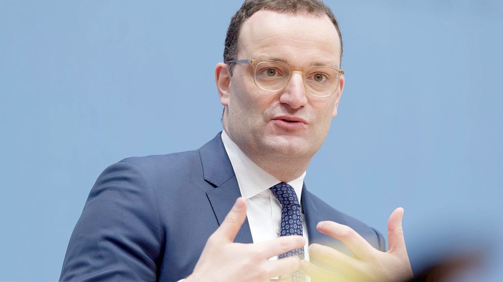 Jens Spahn wirbt für eine Impfung mit Moderna. Foto: imago images/Jürgen Heinrich