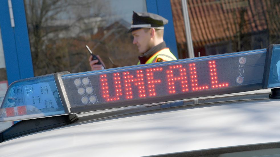 In Filsum hat es am frühen Freitagmorgen einen Verkehrsunfall gegeben. Symbolfoto: Ortgies