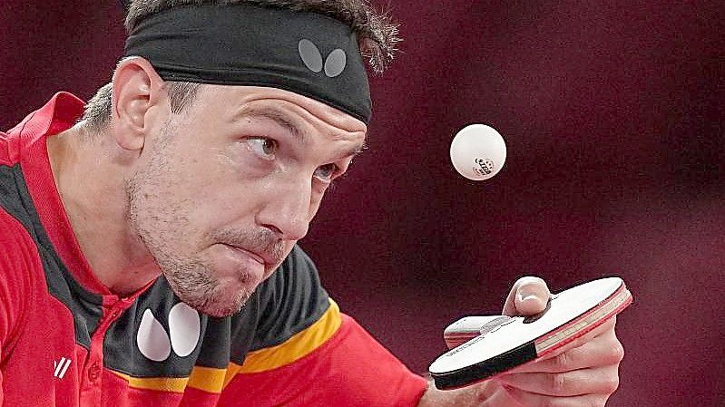 Timo Boll ist bei der WM ins Viertelfinale eingezogen. Foto: Michael Kappeler/dpa