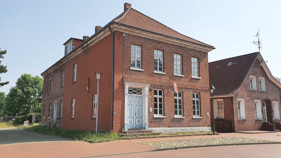 Das Alte Amtshaus wurde 1817 eingerichtet, um den Bürgern den langen Weg zur Verwaltung in Emden zu ersparen. Foto: Gettkowski/Archiv