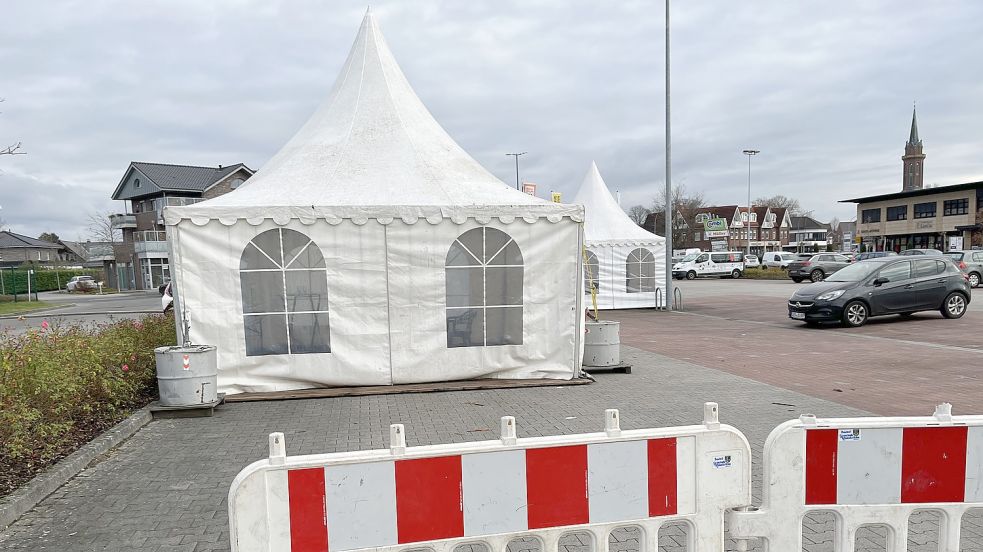 Eingerichtet ist das Testzentrum auf dem Combi-Parkplatz bereits. Losgehen kann es wohl aber nur mit Verzögerung. Foto: Münch