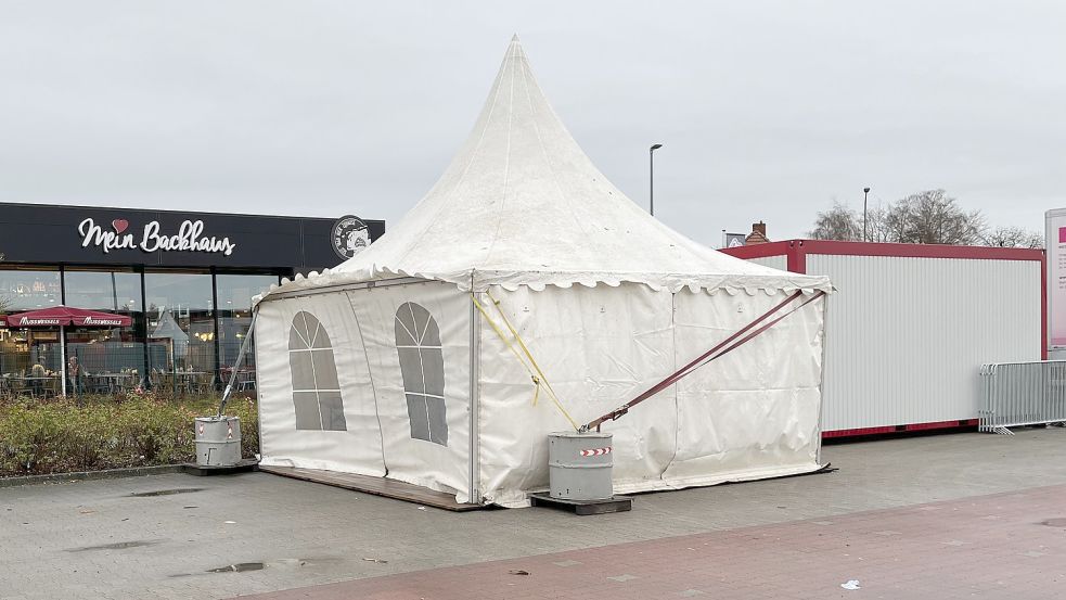 Das immer noch geschlossene Testzentrum beim Combi-Markt in Rhaudermoor. Foto: Münch