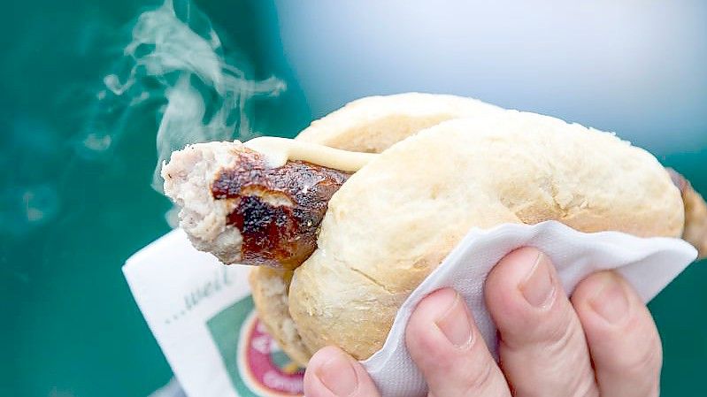 Die Thüringer Rostbratwurst soll Unesco-Kulturerbe werden. Foto: arifoto UG/dpa-Zentralbild/dpa