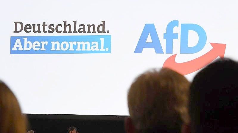 Teilnehmer der „Alternativen Nachrichtengruppe Bayern“ sollen unter anderem über einen Bürgerkrieg in Deutschland diskutiert haben. Foto: Angelika Warmuth/dpa