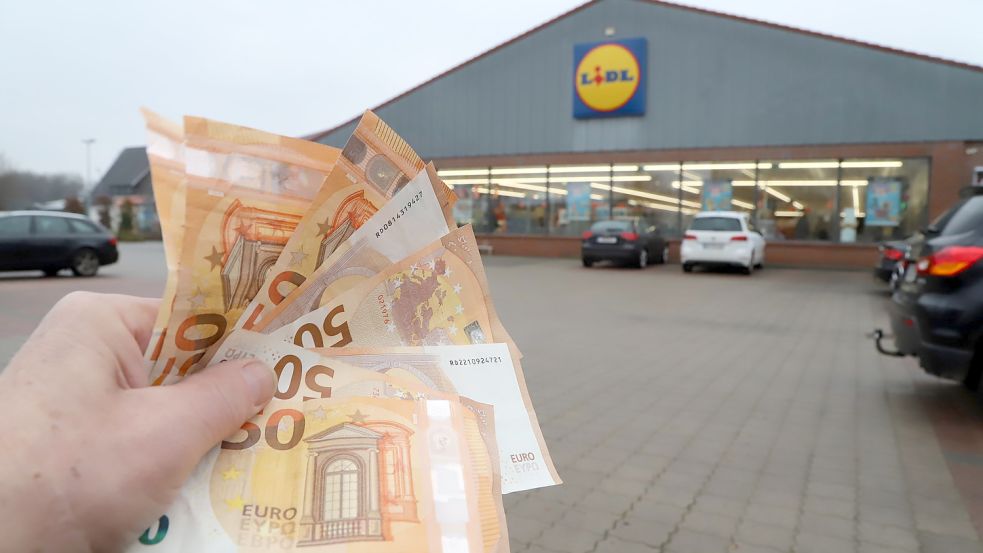 Eine 82-Jährige aus Barßel wurde beinahe Opfer eines Schockanrufers. Auf dem Lidl-Parkplatz in Barßel hätte die Geldübergabe stattfinden sollen. Foto: Passmann