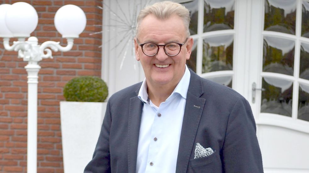 Bürgermeister und Grün-Weiß-Vorsitzender Johannes Poppen ist viel auf Achse, aber seit seinem Ruhestand auch öfter mal zu Hause anzutreffen. Foto: Lilienthal