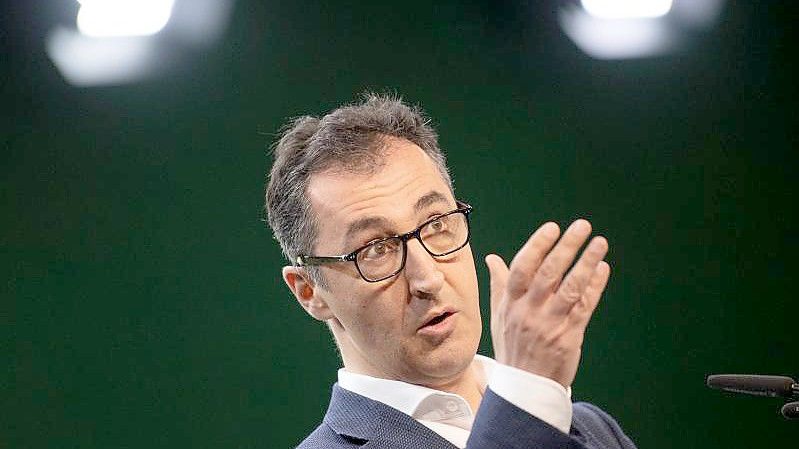 Grünen-Politiker Cem Özdemir appelliert an seine Partei und fordert Geschlossenheit. Foto: Marijan Murat/dpa