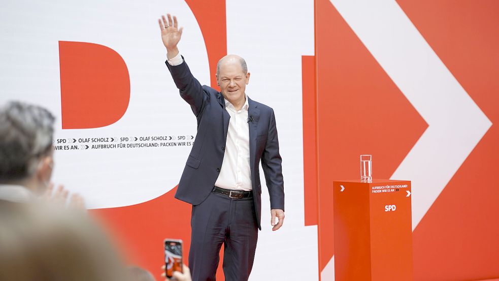 So gut wie am Ziel: Mit 98,8 Prozent hat der SPD-Parteitag für den Ampel-Koalitionsvertrag gestimmt. Am Mittwoch soll Olaf Scholz im Bundestag zum neuen Kanzler gewählt werden. Foto: Imago Images