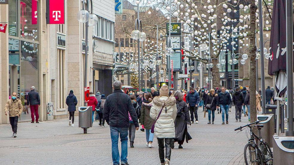 Das Weihnachtsgeschäft ist noch nicht richtig angelaufen. Einzelhändler fürchten Verluste. Symbolfoto Foto: imago images/Manngold